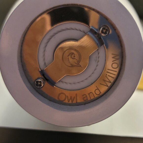 Owl and Willow Wooden Salt and Pepper Grinder Set - Picture 7 of 11